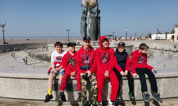 Сахалинские <span class="nobr">следж‐хоккеисты</span> прибыли на Фестиваль в Сочи