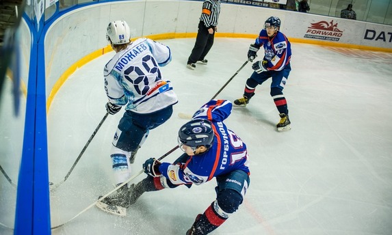 «Сахалинские Акулы» одержали с вою первую победу в Чемпионате МХЛ Datsun