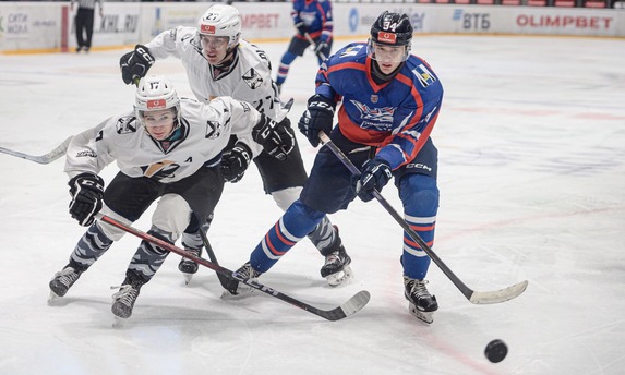 «Сахалинские Акулы» открывают домашнюю серию Дальневосточным дерби с «Тайфуном»