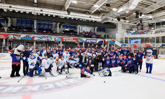 Традиционный <span class="nobr">Гала‐Матч</span> на льду <span class="nobr">Арена‐Сити</span> завершился победой «Сахалинских Акул»