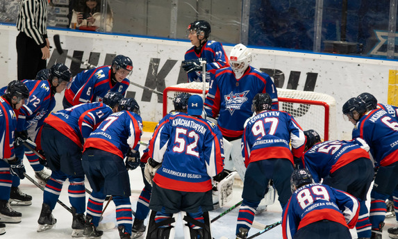 Сегодня «Сахалинские Акулы» принимают «Академию Михайлова»