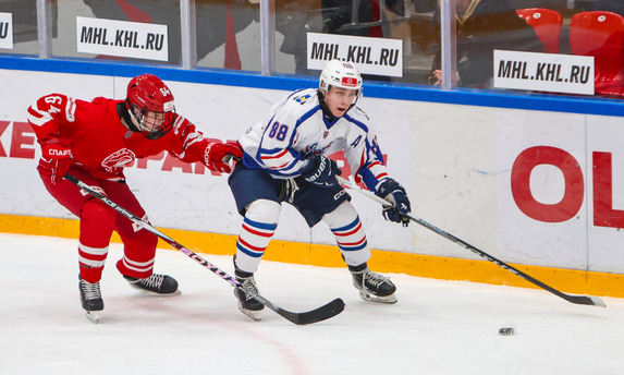 «Спартак МАХ» впервые победил «Сахалинских Акул»