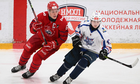«Сахалинские Акулы» принимают на&nbsp;своем льду ярославский «Локо-76».