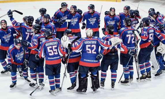 «Сахалинские Акулы» отыгрались с&nbsp;0:2 и&nbsp;победили «Красную <span class="nobr">Машину‐Юниор</span>»