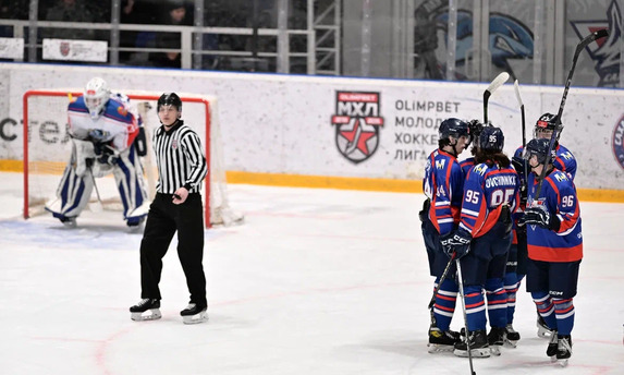 «Сахалинские Акулы» вновь обыграли «Атлант»